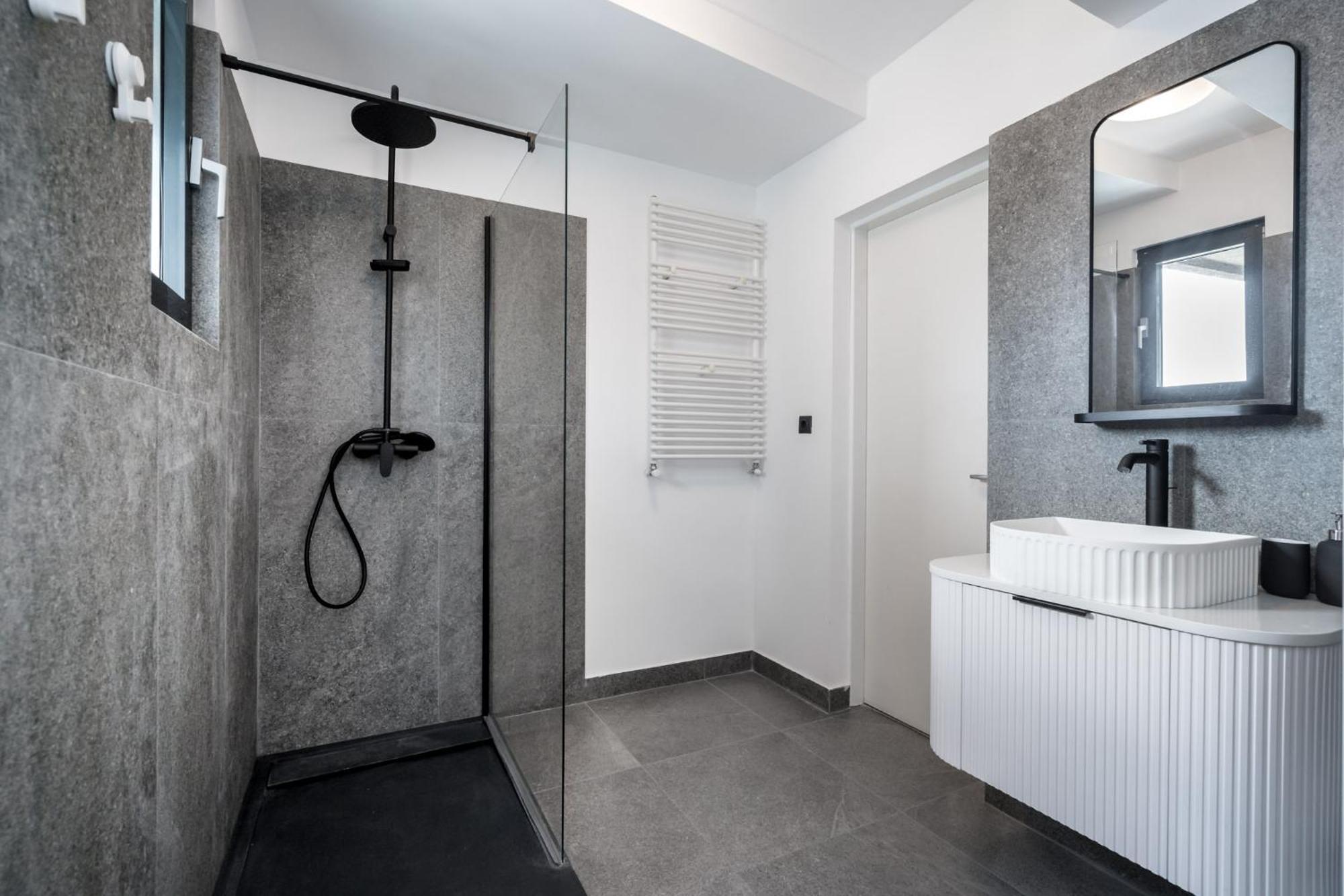 Amber 2bdr Apartament